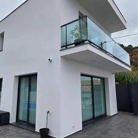 4 Bedroom Villa *