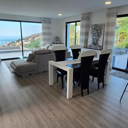 4 Bedroom Villa *