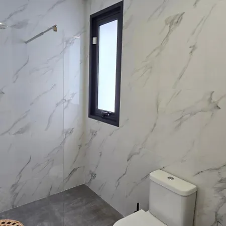 Villa 4 Bedroom *